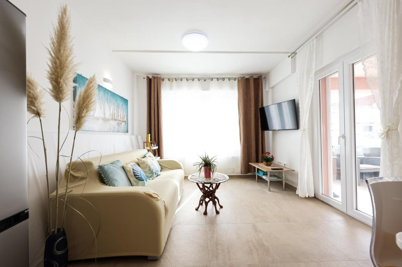 Apartment Puntamika Villa De Rosa - Ground Floor Zadar Eksteriør bilde